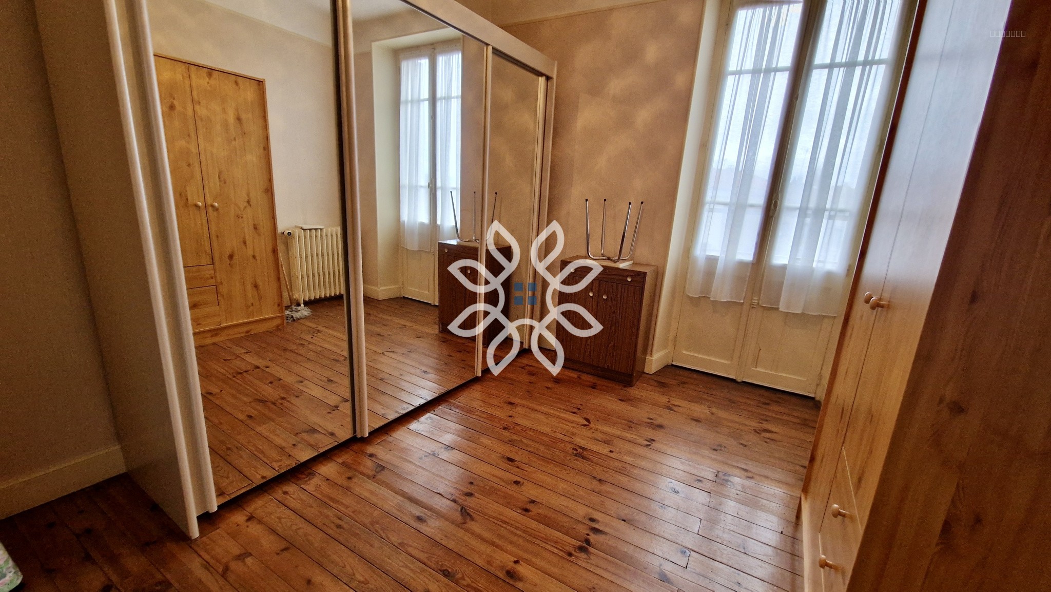 Maison avec garage et jardin — photo 17