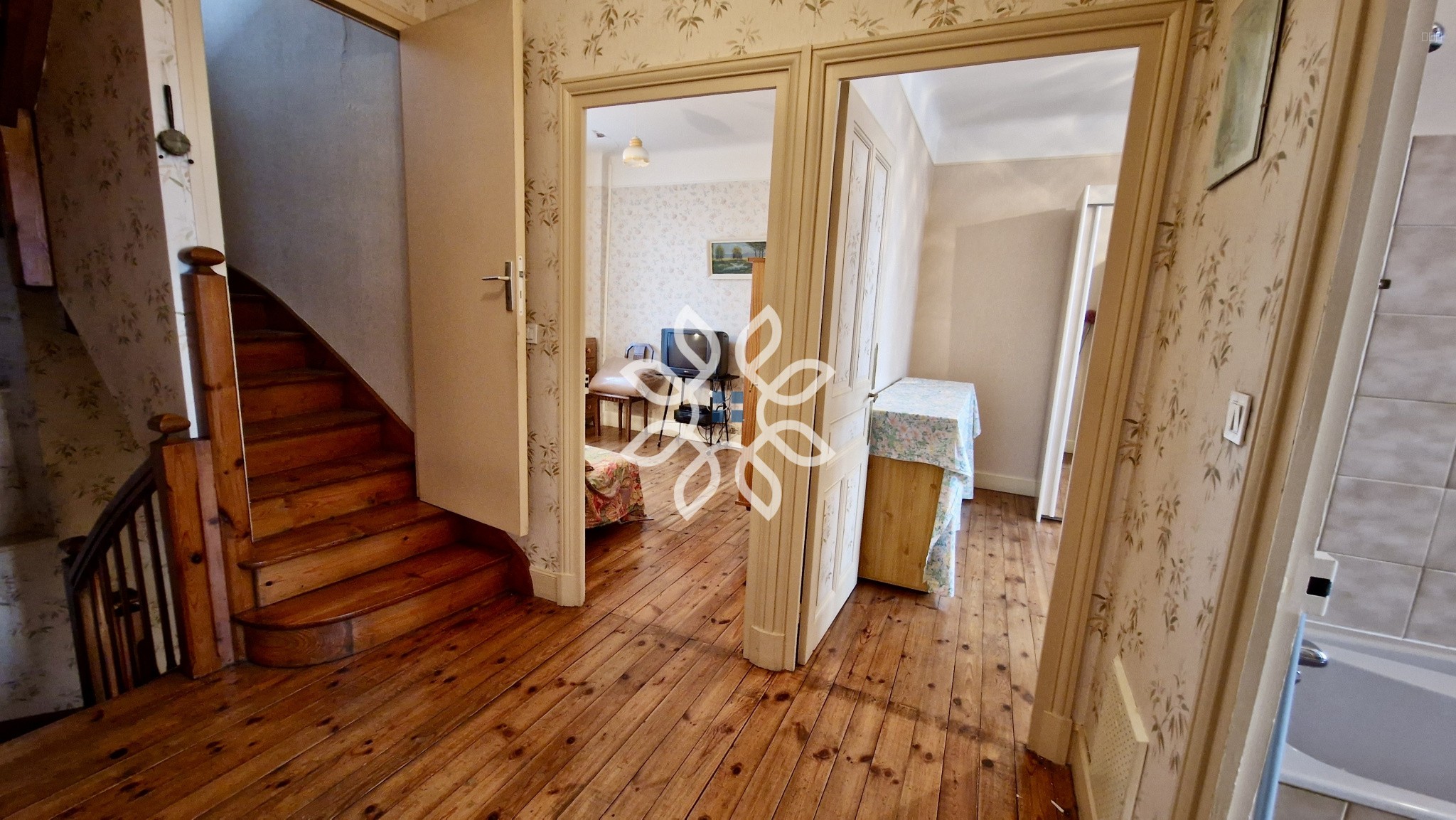 Maison avec garage et jardin — photo 11