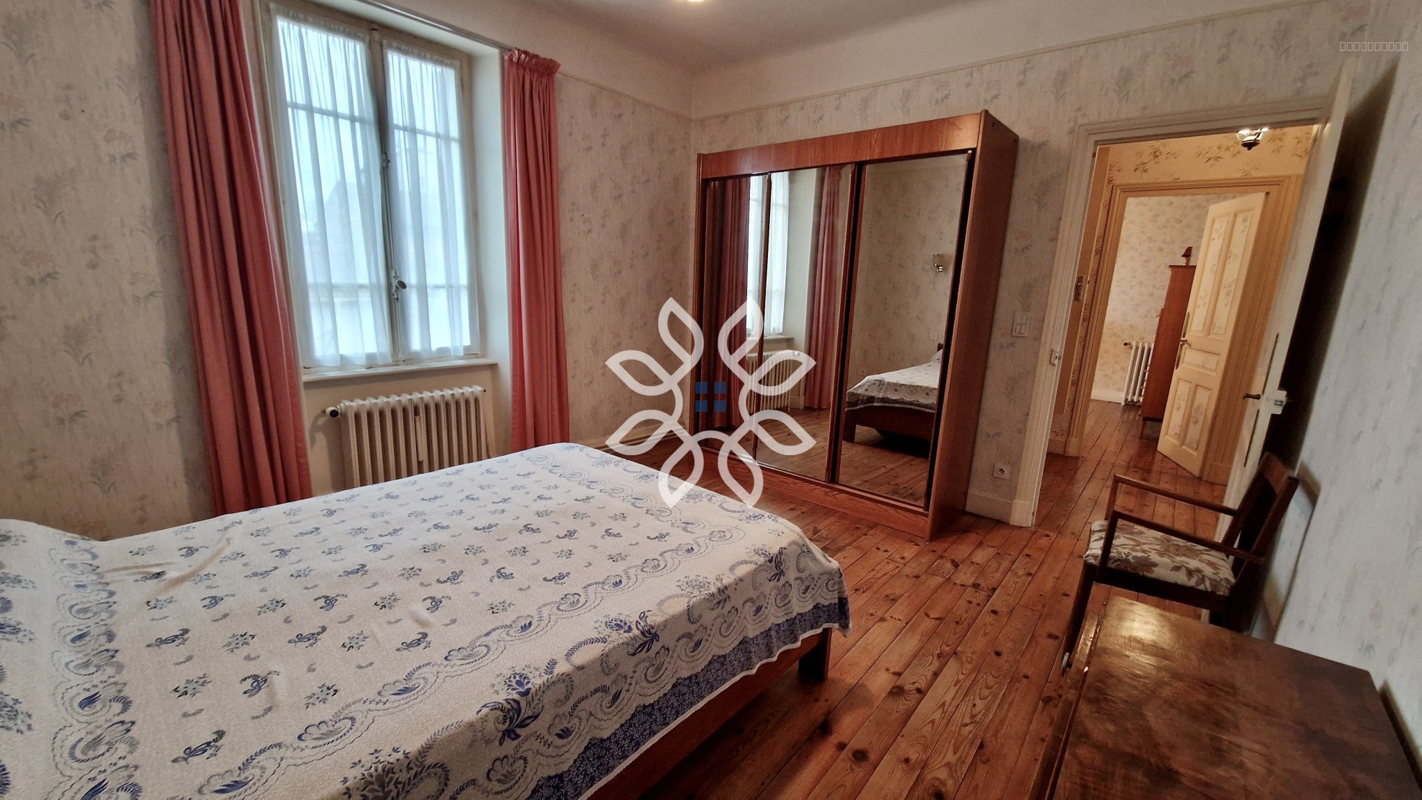 Maison avec garage et jardin — photo 15
