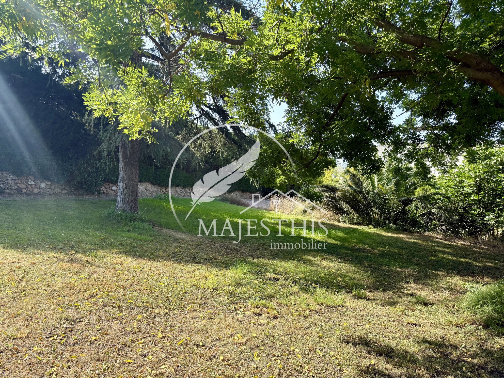 Bien immobilier à vendre à Toulon, 653 m² – photo 2 sur 4