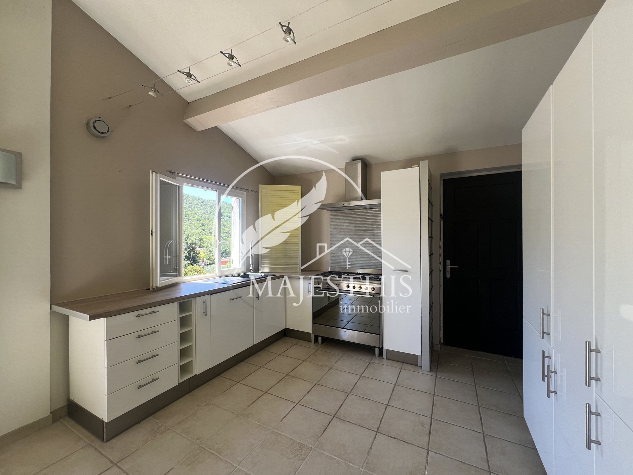 CHARMANTE MAISON INDÉPENDANTE À HYÈRES ! — photo 12