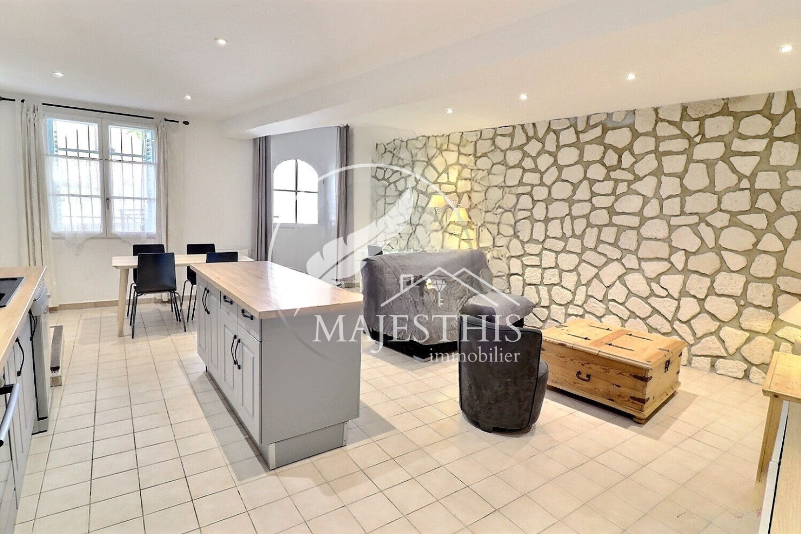 Maison à vendre à Pierrefeu du var, 39,9 m², 5 pièces – photo 1 sur 5