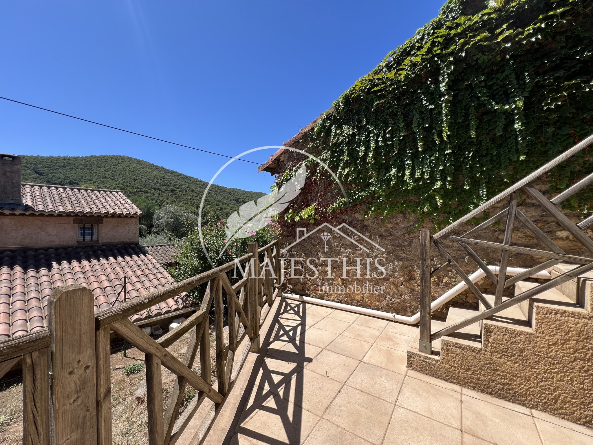 CHARMANTE MAISON INDÉPENDANTE À HYÈRES ! — photo 9