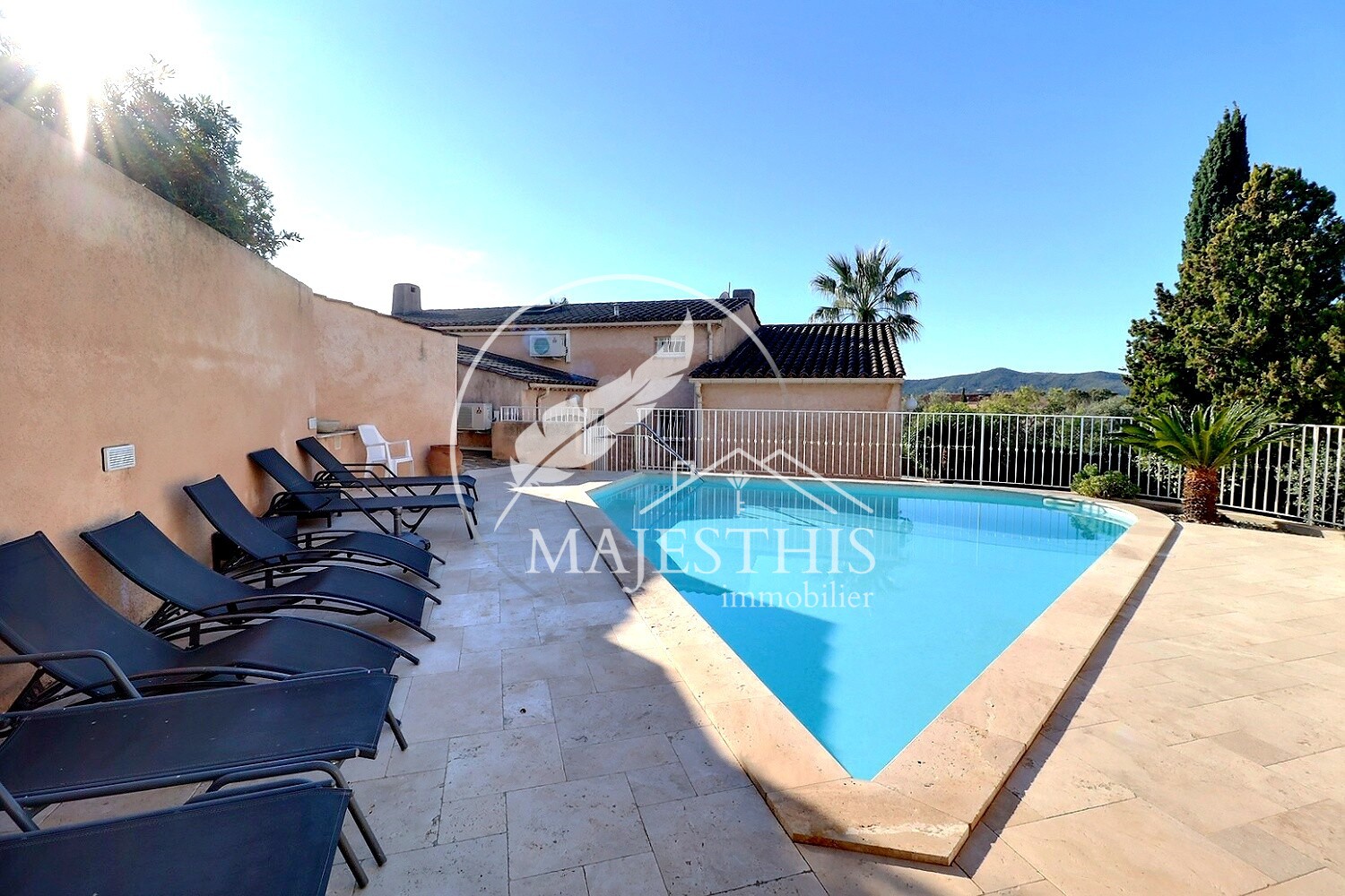 Maison à vendre à Bormes les mimosas, 21,43 m², 5 pièces – photo 1 sur 9