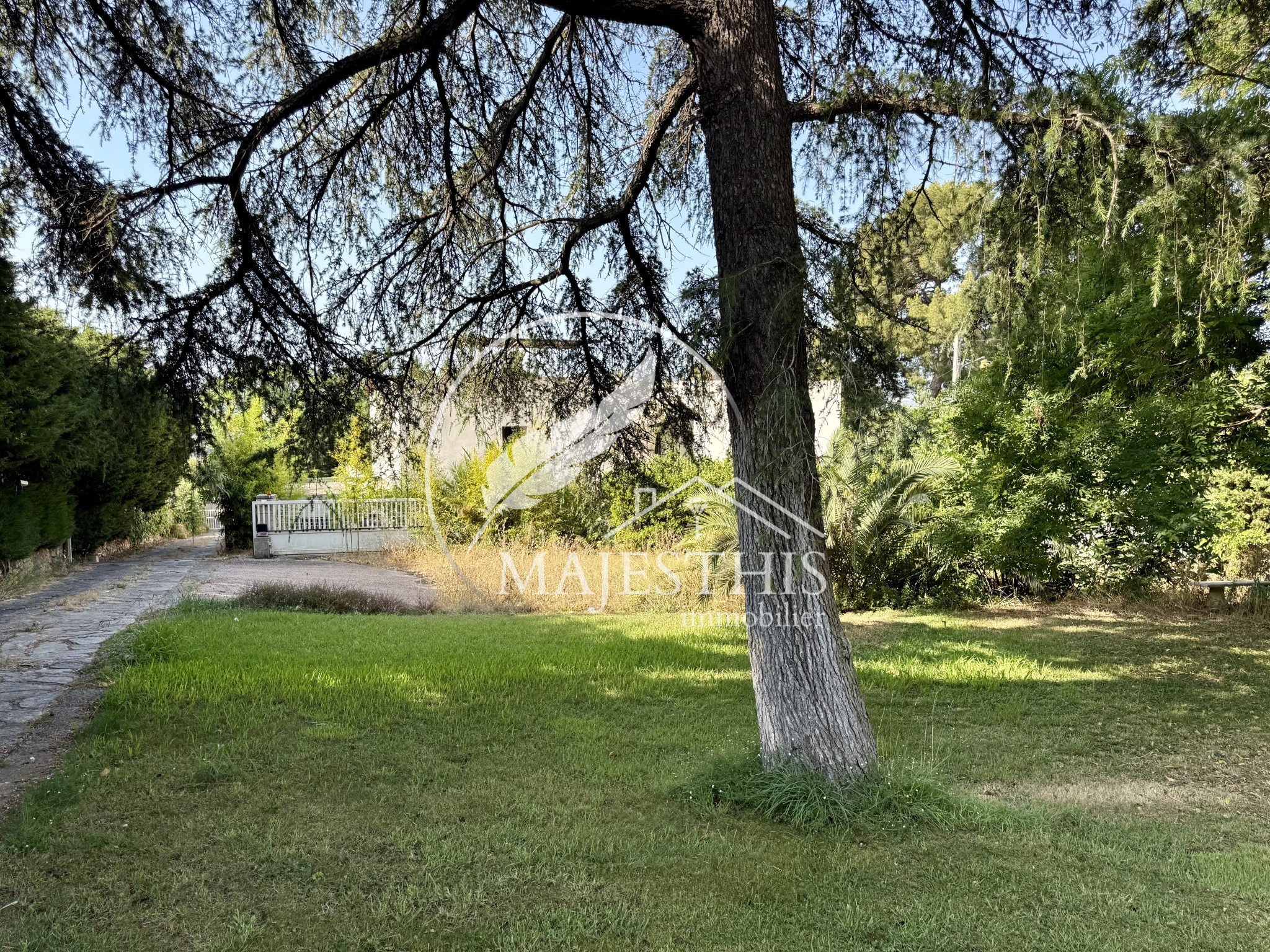 Bien immobilier à vendre à Toulon, 653 m² – photo 3 sur 4