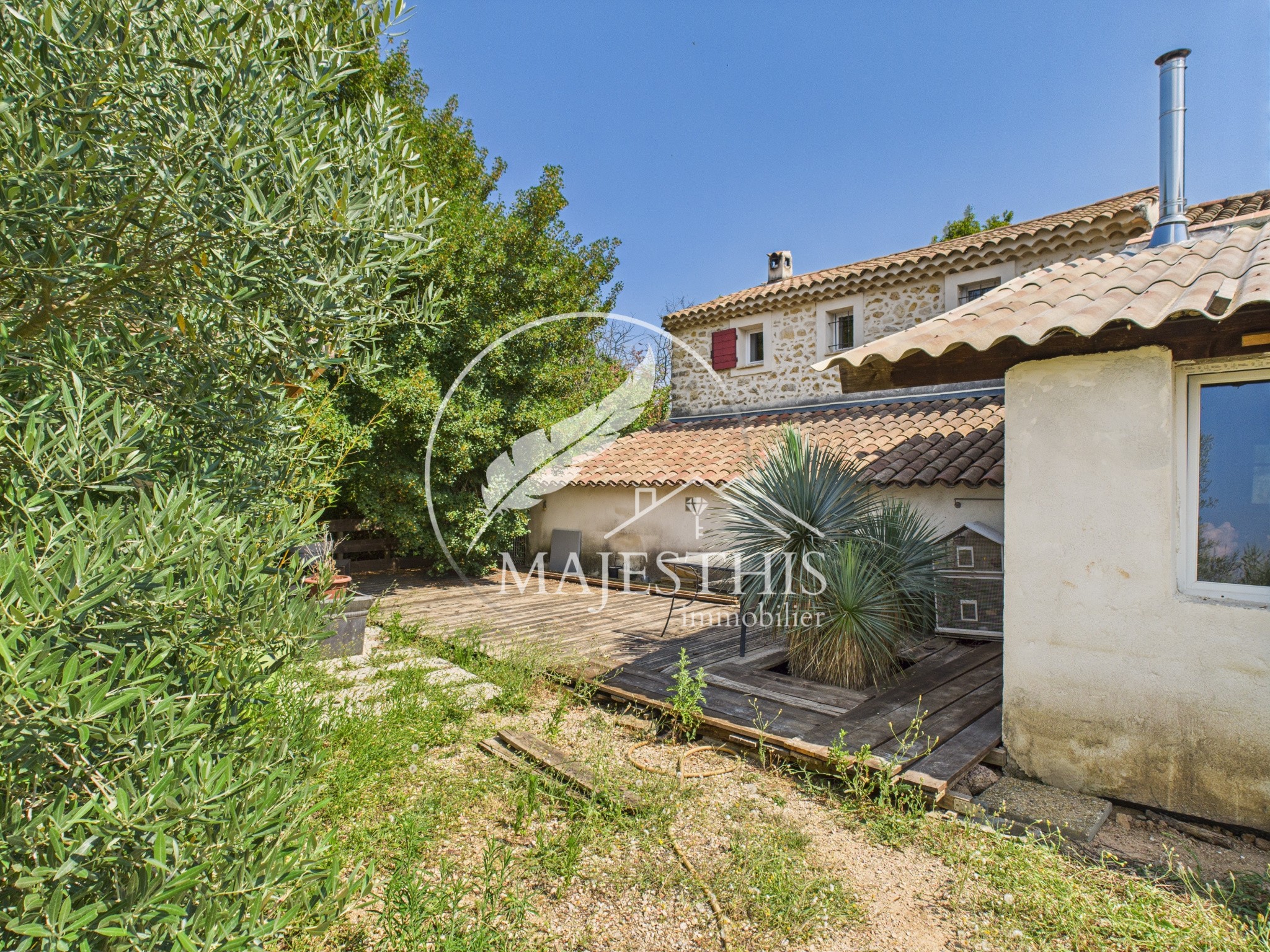 Maison à vendre à Neoules, 35,5 m², 7 pièces – photo 1 sur 19