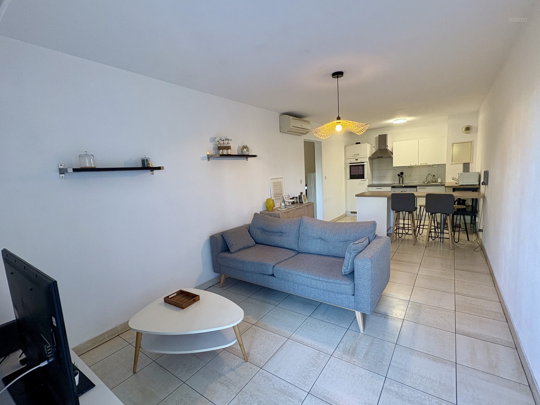 INVESTISSEURS - APPARTEMENT T2 - EMPLACEMENT DE PARKING PRIVATIF - PERPIGNAN CENTRE-VILLE (CLEMENCEAU) - BAIL — photo 1