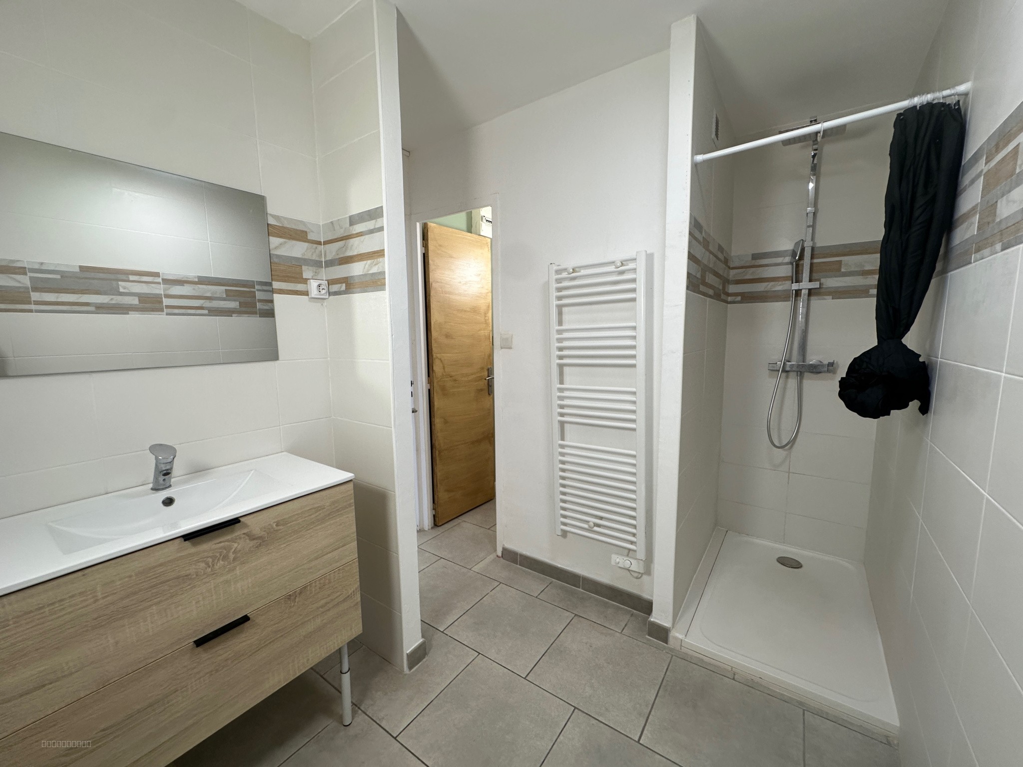 APPARTEMENT T2 - PARKING - SAINT-CYPRIEN (SECTEUR PORT) — photo 4
