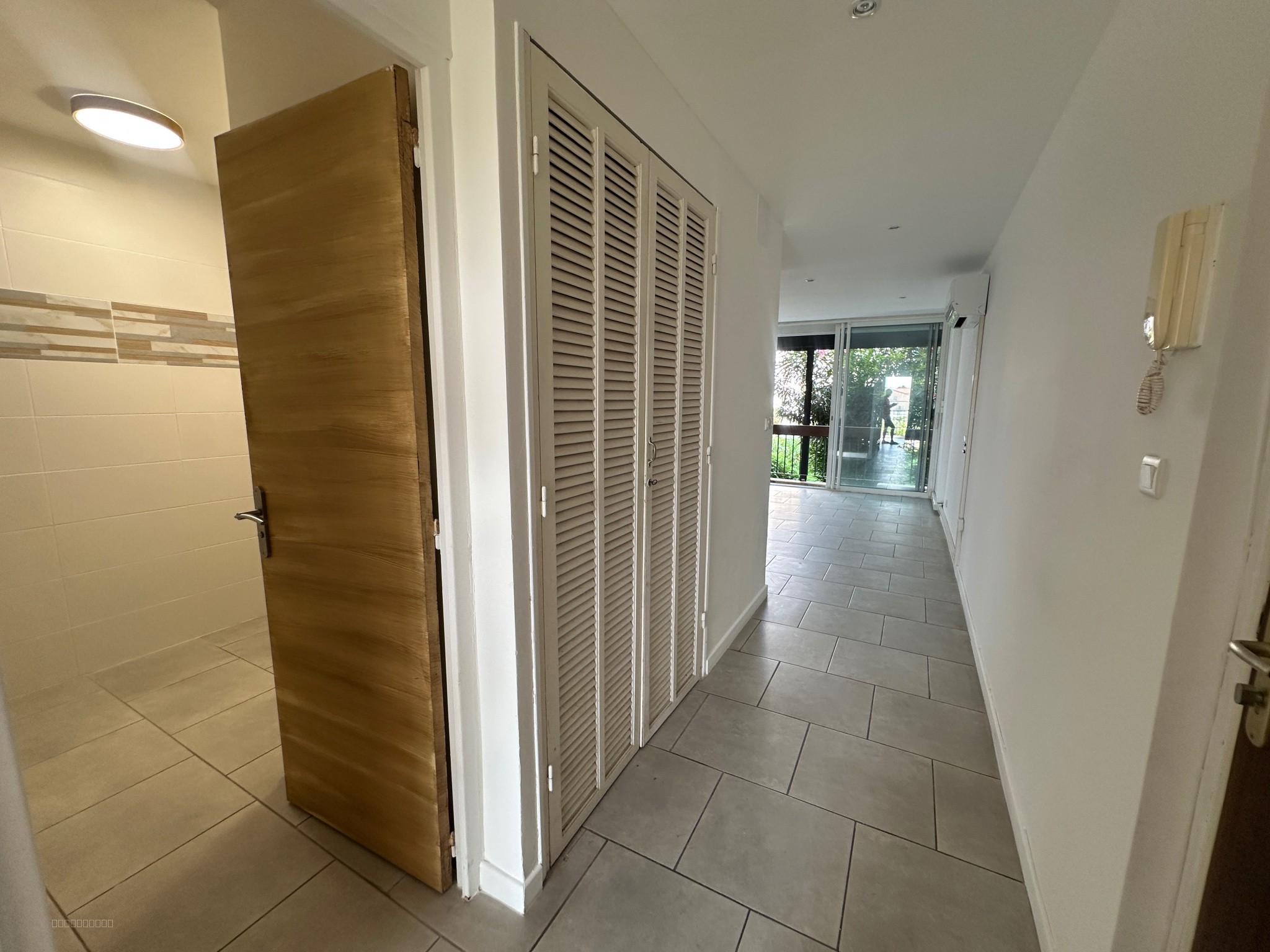 APPARTEMENT T2 - PARKING - SAINT-CYPRIEN (SECTEUR PORT) — photo 8
