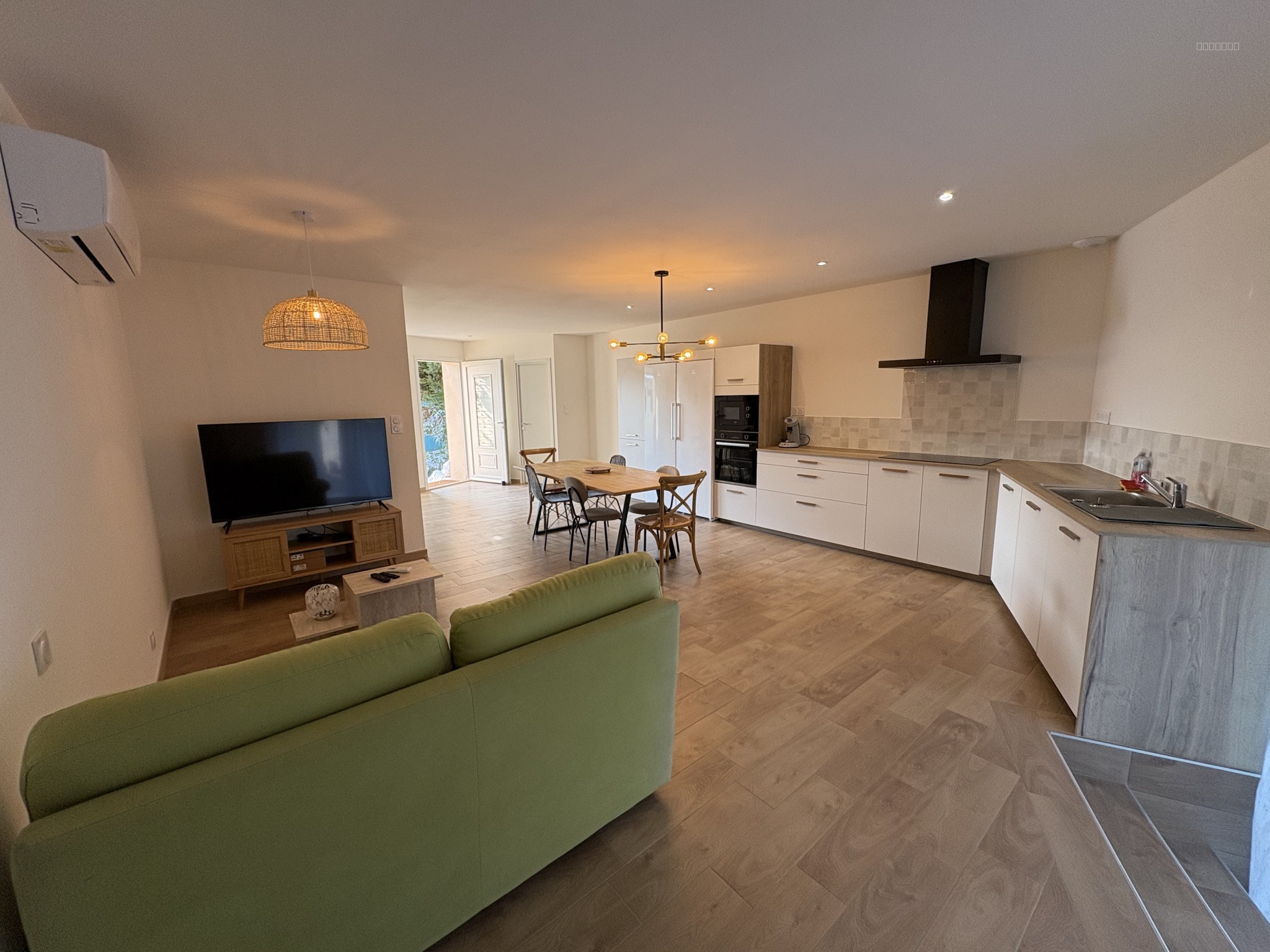 LOCATION ANNUELLE MEUBLEE - APPARTEMENT T2 - SAINT-CYPRIEN PLAGE — photo 5