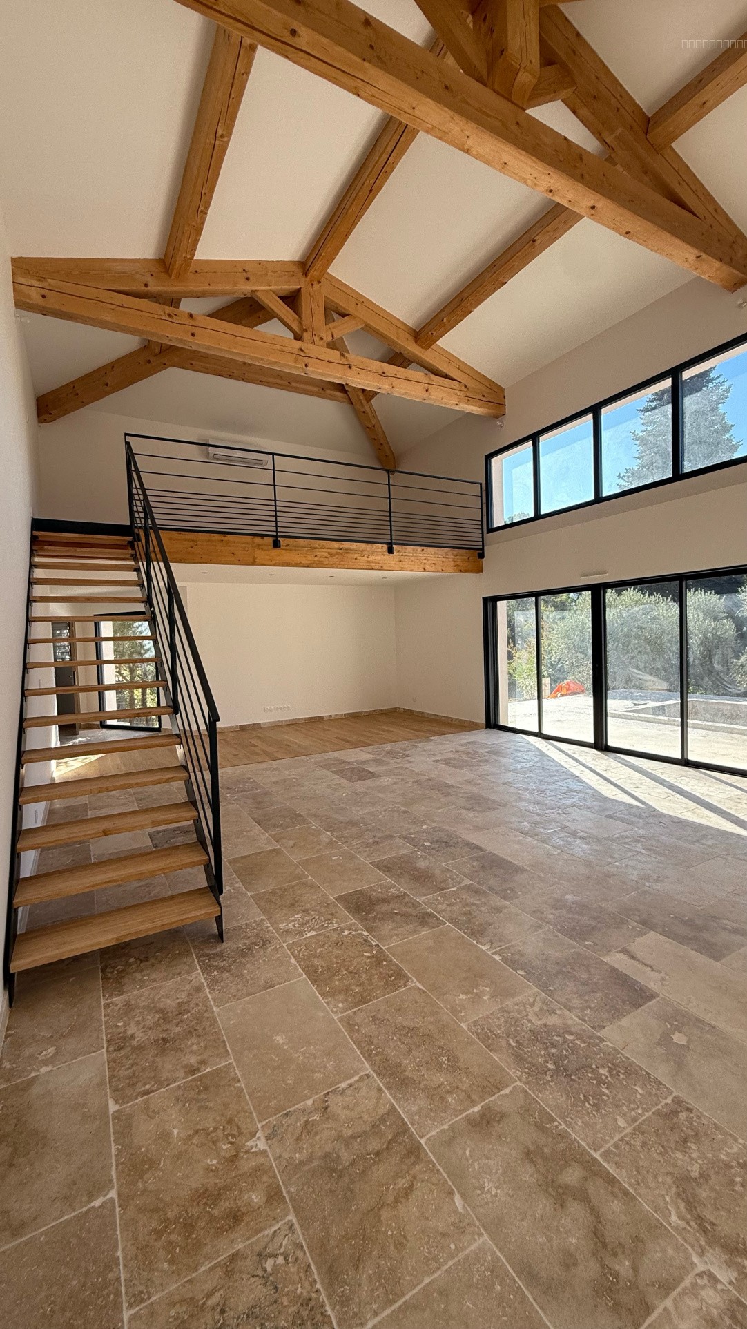 Villa à vendre à Cotignac, 72,01 m², 5 pièces – photo 1 sur 20