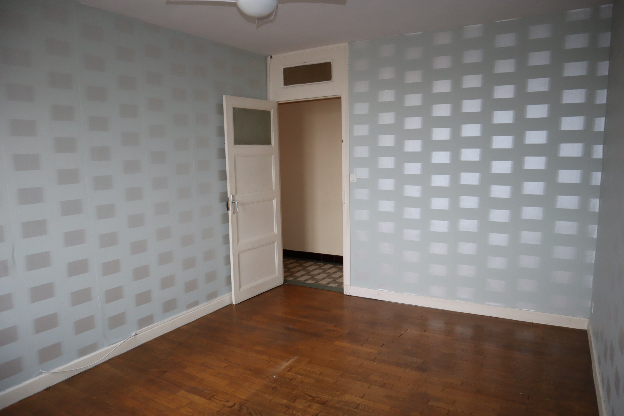 Maison sur sous-sol avec 5 chambres et 4 garages — photo 8
