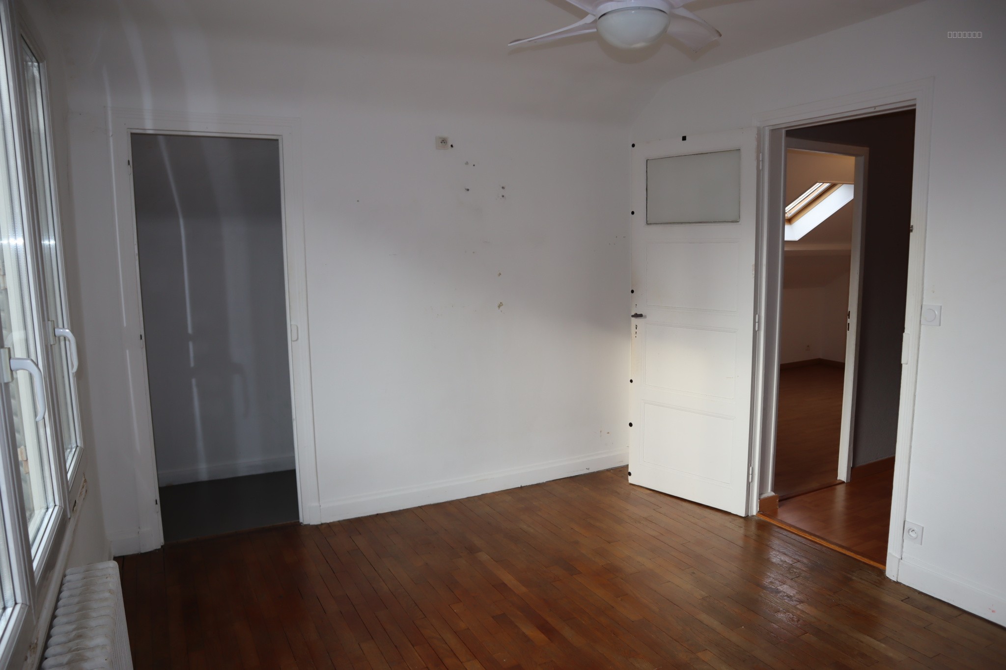 Maison sur sous-sol avec 5 chambres et 4 garages — photo 17