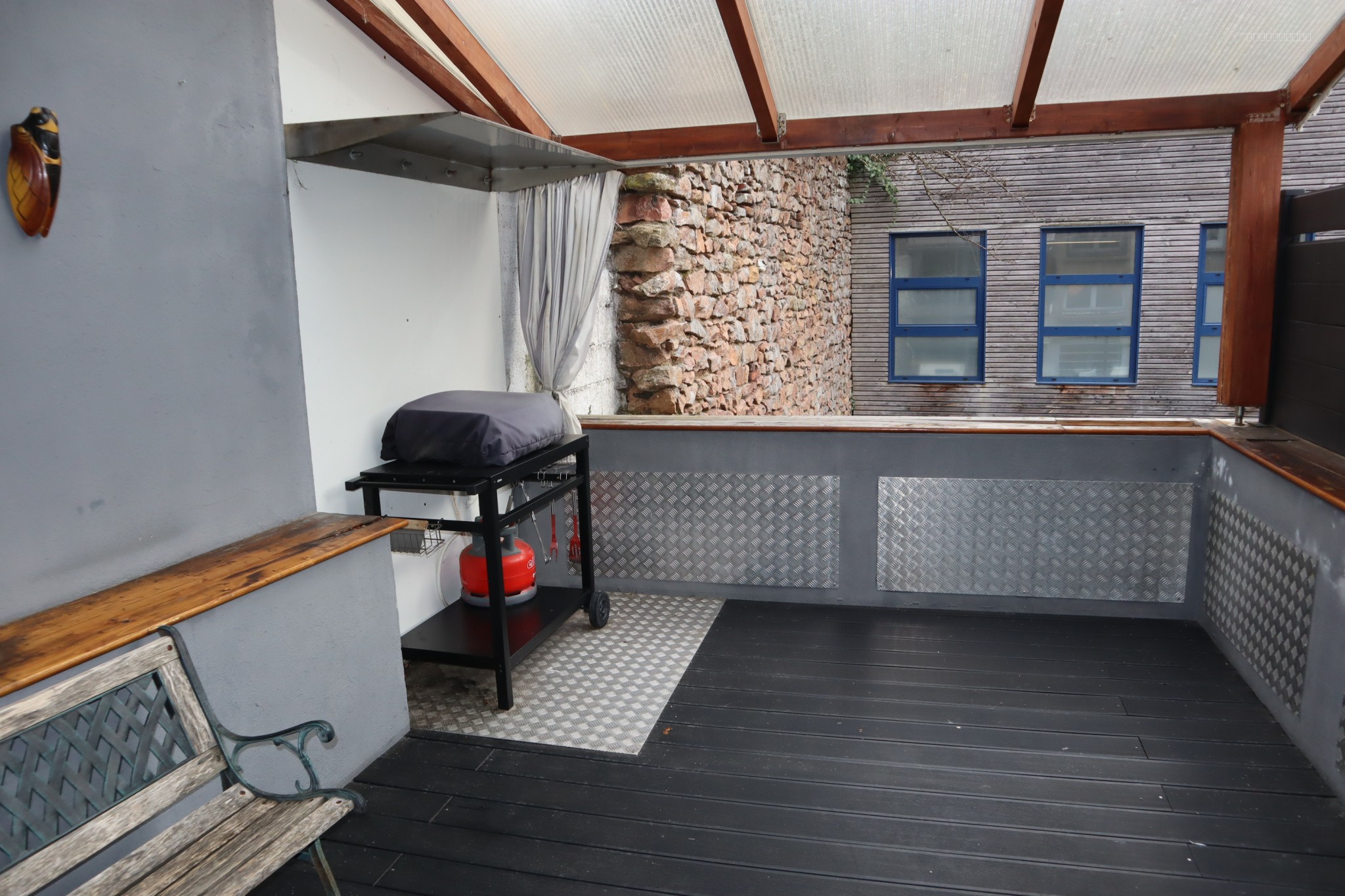 Maison sur sous-sol avec 5 chambres et 4 garages — photo 3
