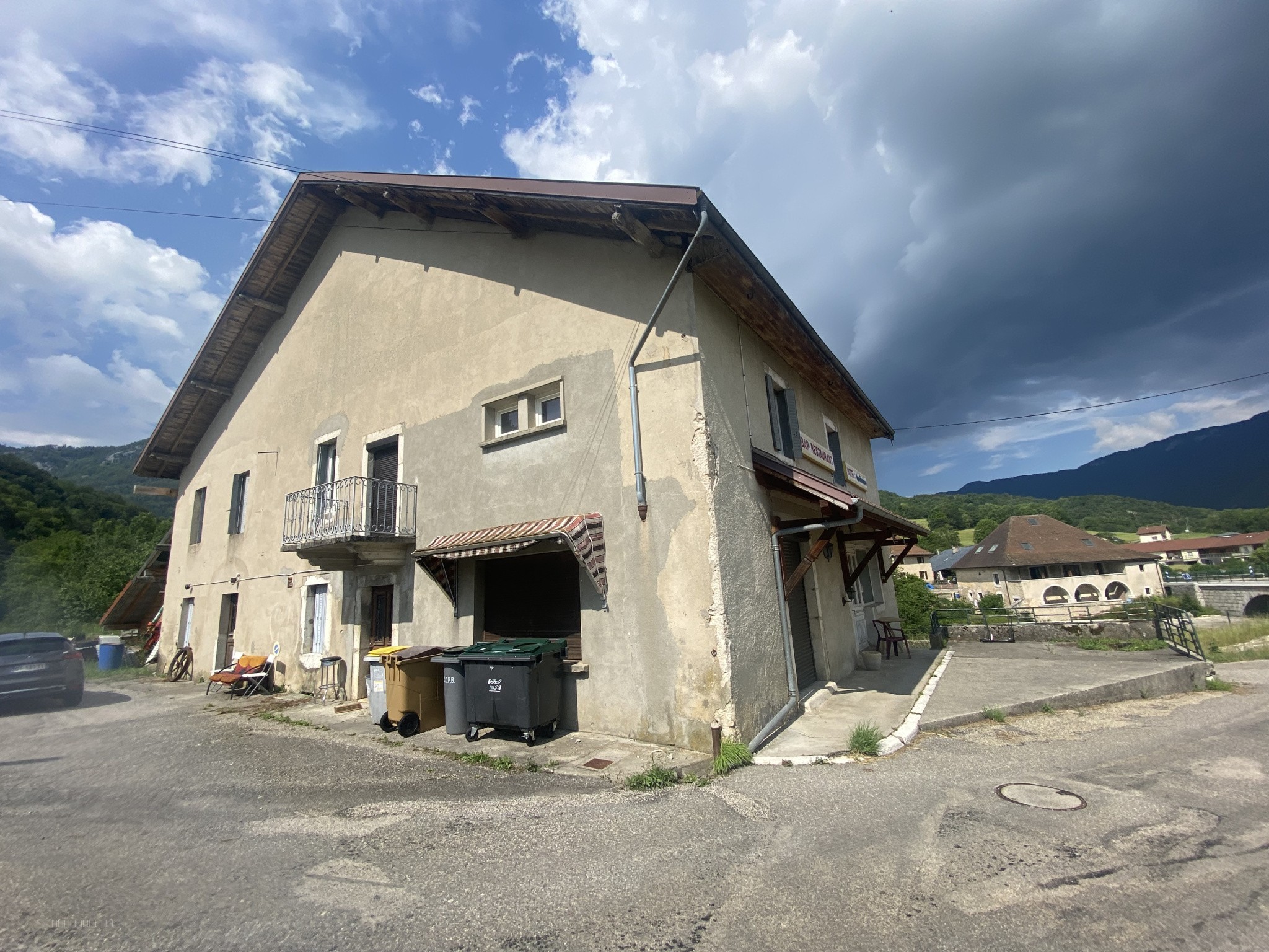 Immeuble à vendre à Champfromier, 296 m², 11 pièces – photo 2 sur 4