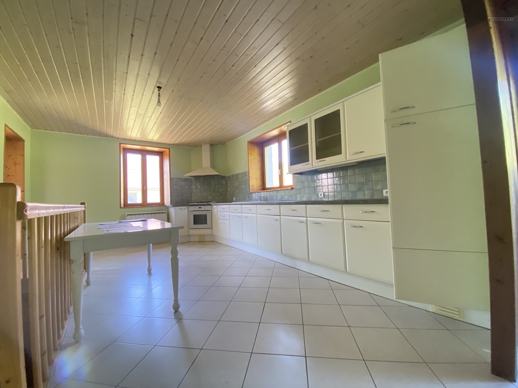 Bien immobilier à vendre à Champfromier, 218 m², 7 pièces – photo 3 sur 13
