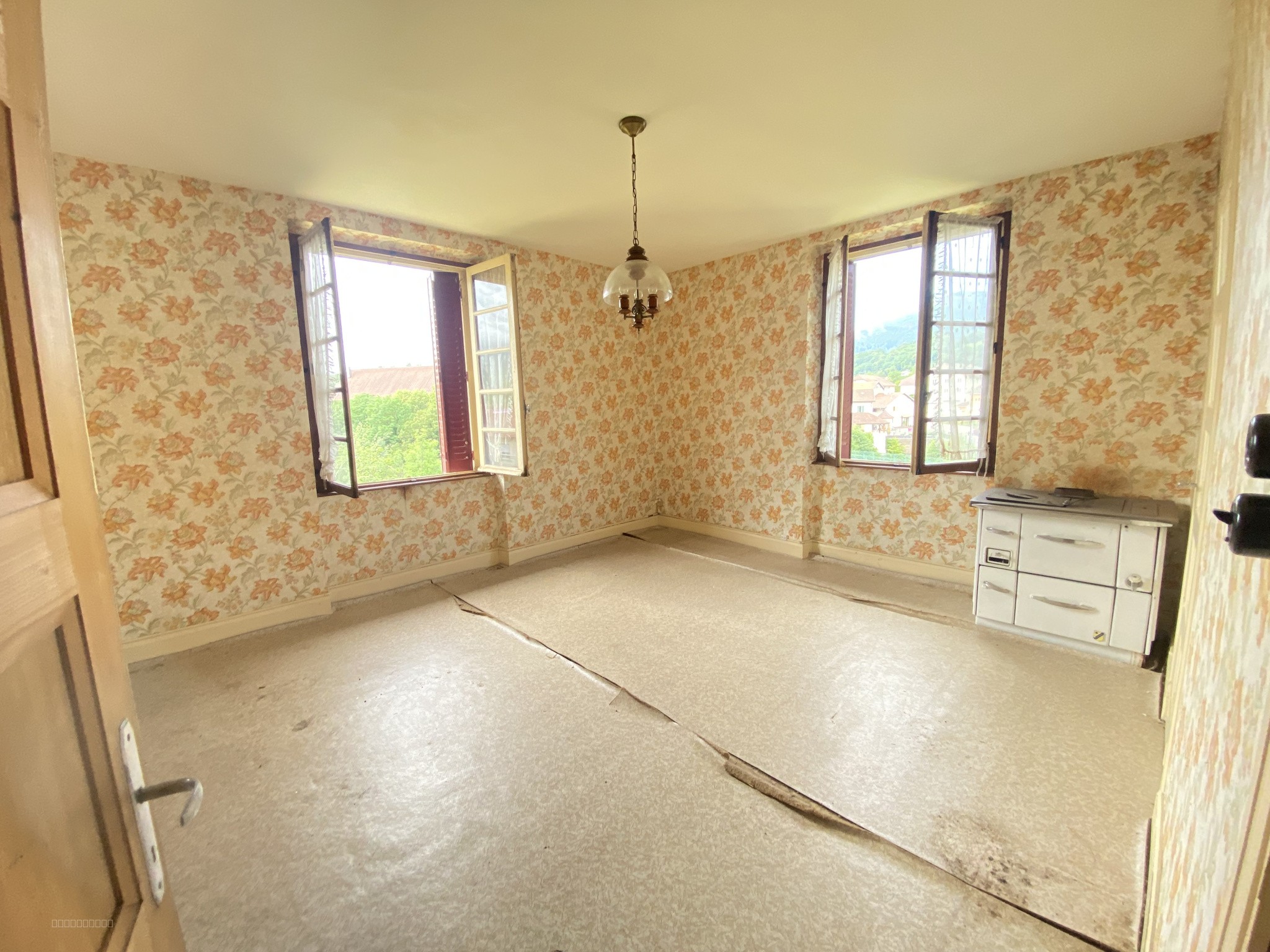 Maison à vendre à Champfromier, 65 m², 6 pièces – photo 2 sur 7