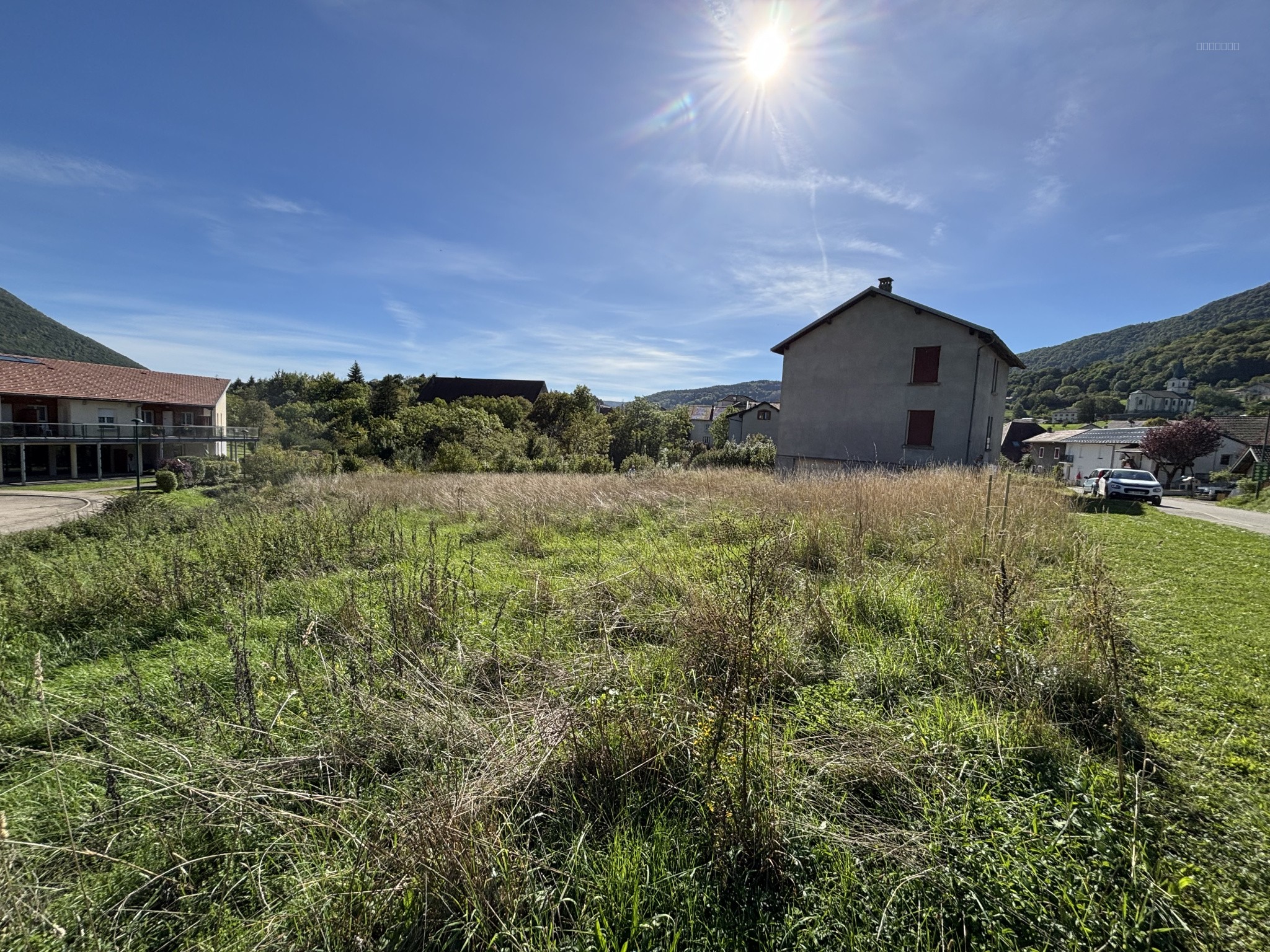 Bien immobilier à vendre à Champfromier, 830 m² – photo 1 sur 4