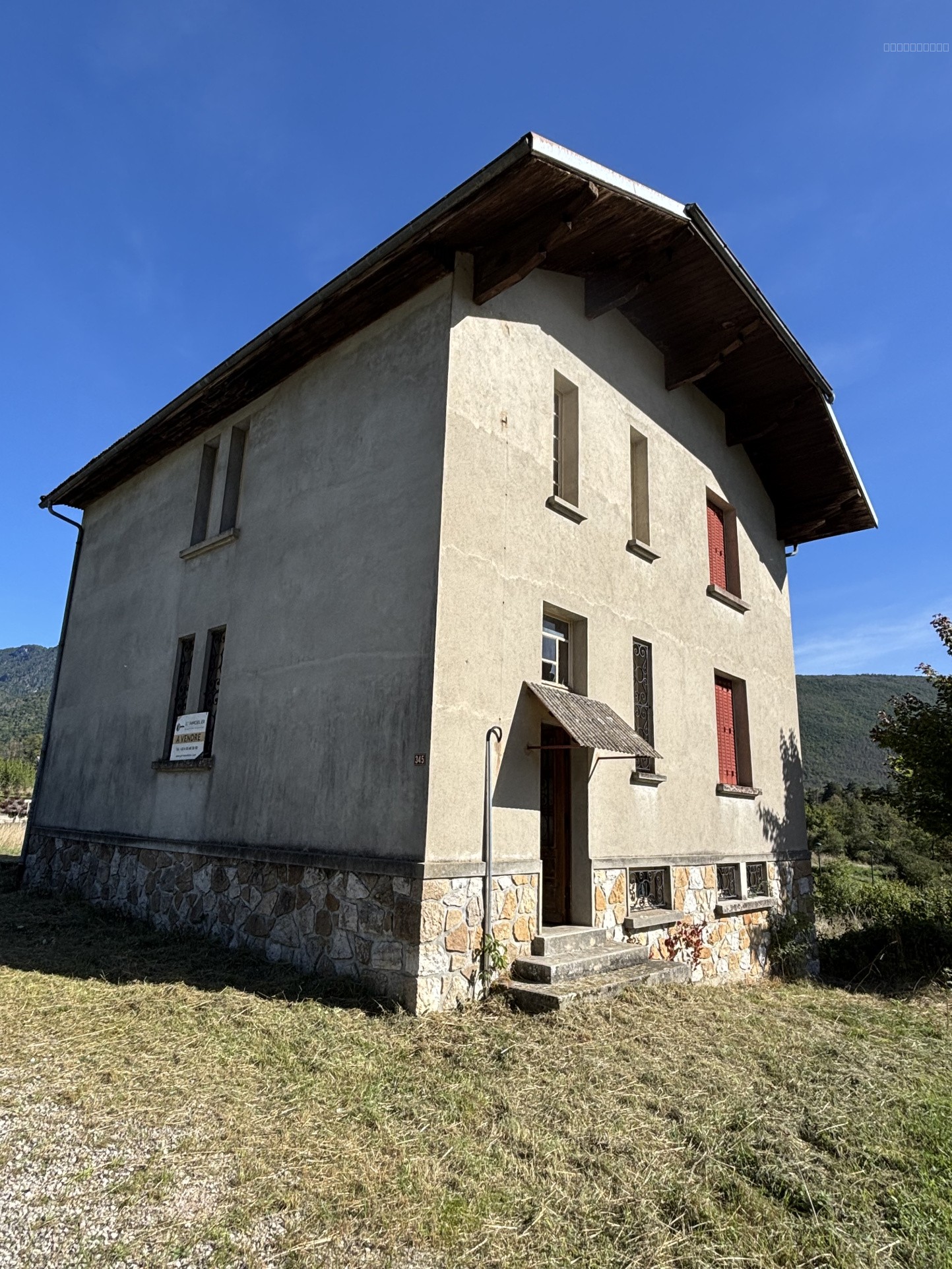 Maison à vendre à Champfromier, 65 m², 6 pièces – photo 1 sur 7