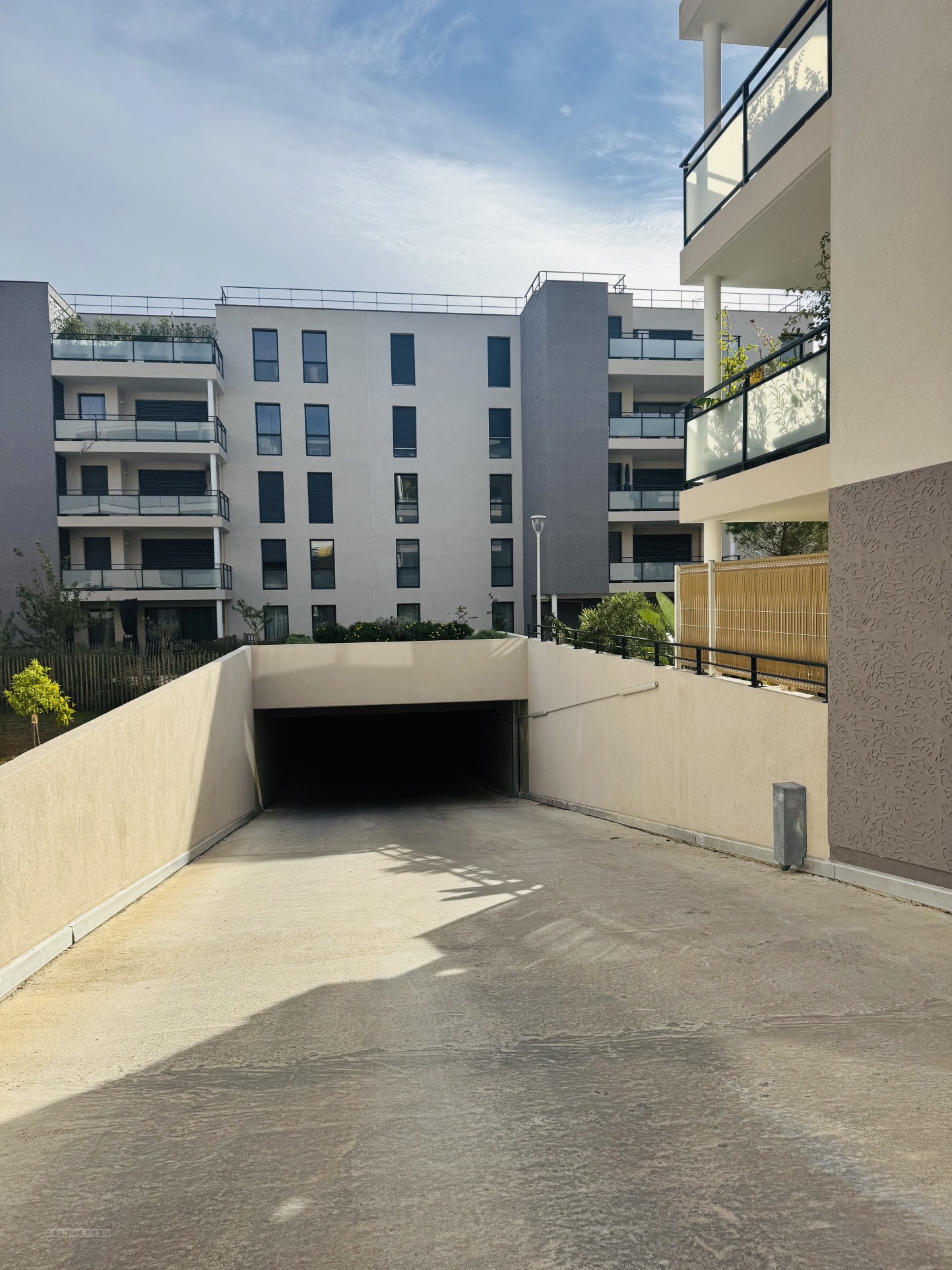 A VENDRE Hyères Centre Place parking en sous sol Résidence CITY GARDEN — photo 4
