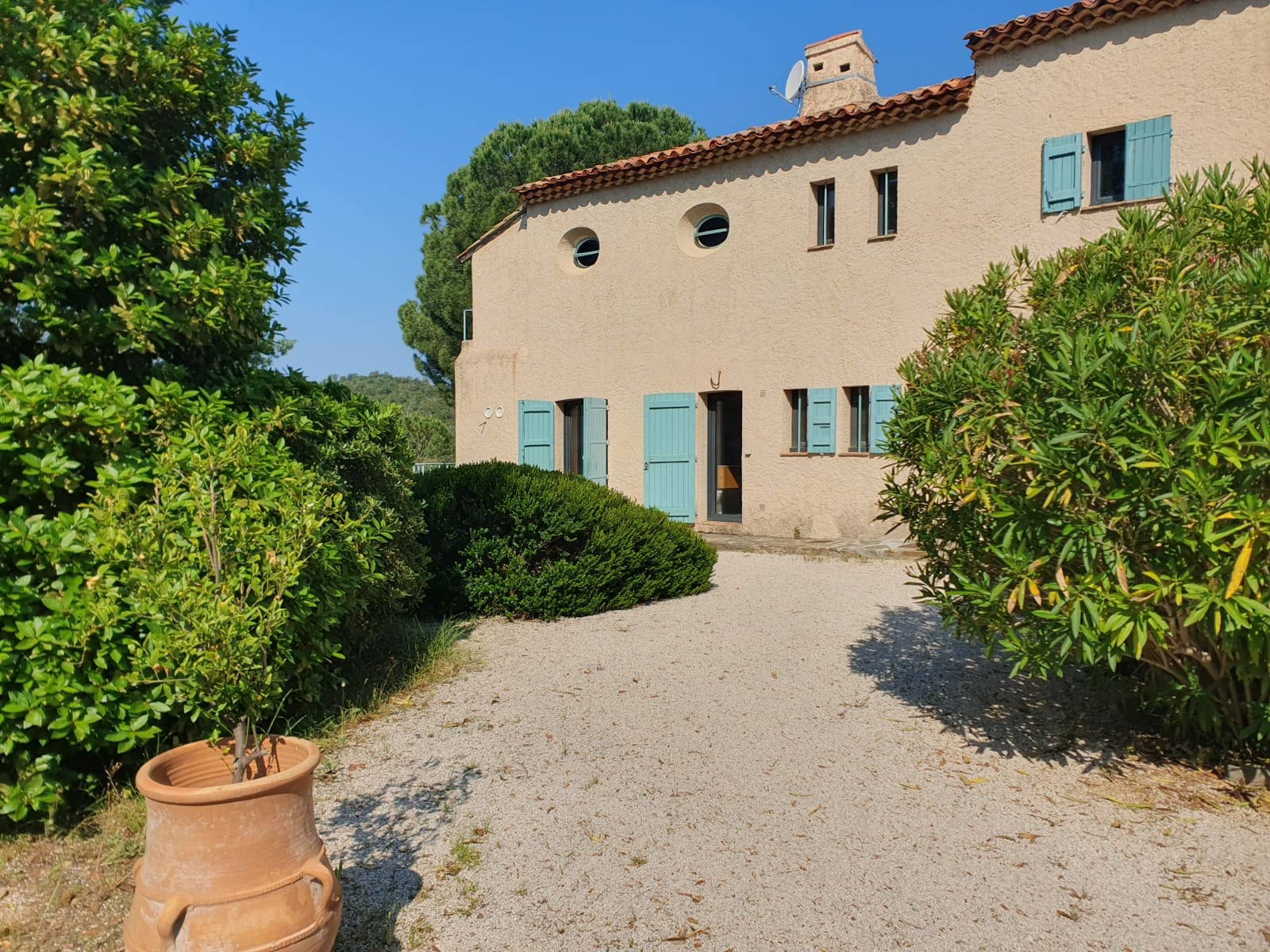 Bien immobilier à vendre à La londe les maures, 225 m², 7 pièces – photo 1 sur 20