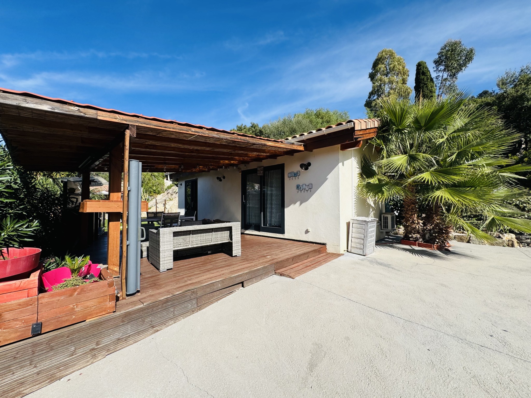 Bien immobilier à vendre à Bormes les mimosas, 80 m², 5 pièces – photo 1 sur 15