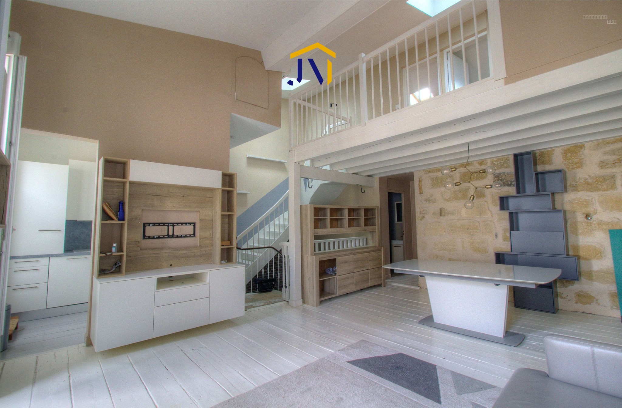 Appartement à vendre à Bordeaux, 84 m², 4 pièces – photo 1 sur 7