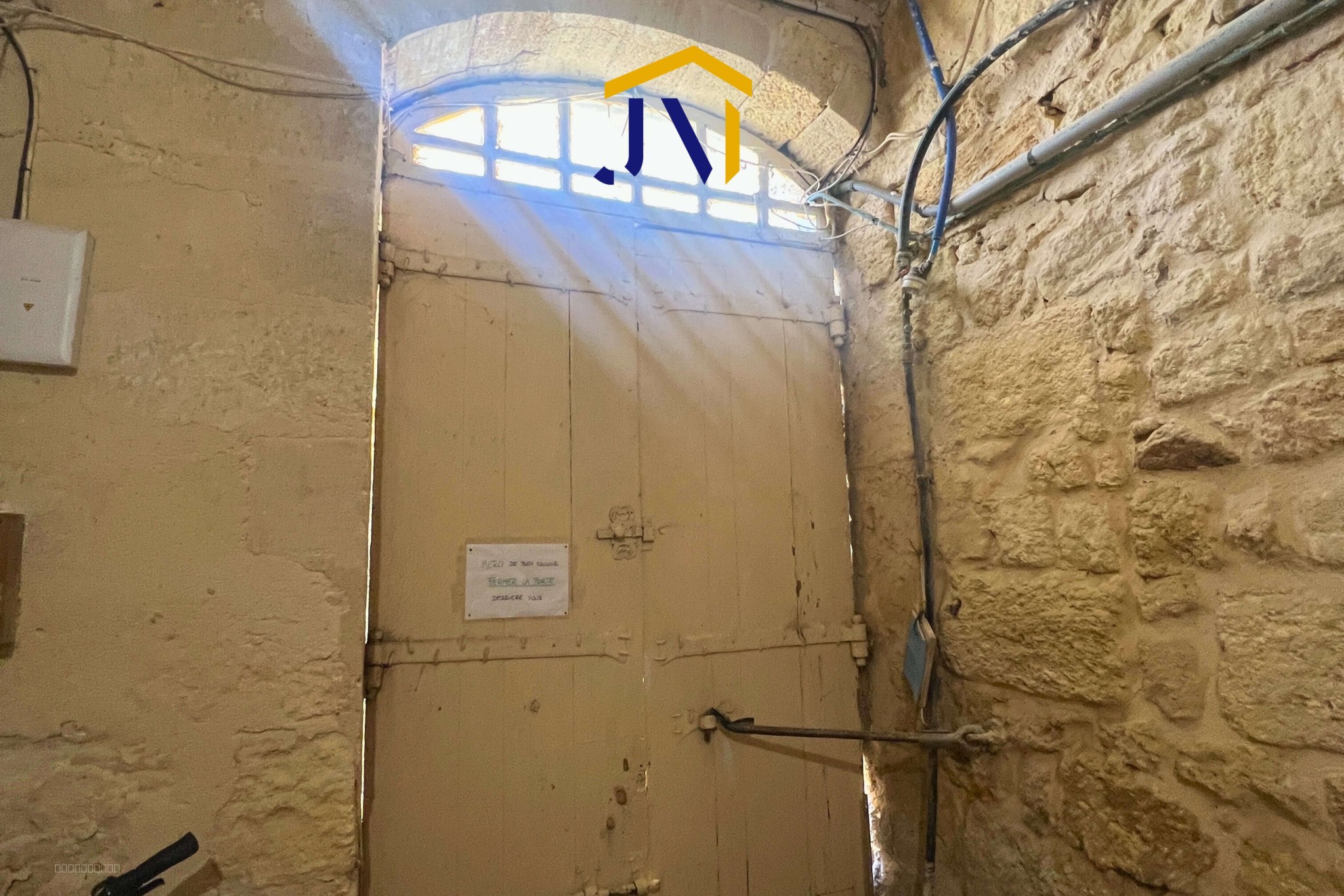 Immeuble à vendre à Bordeaux, 355 m², 10 pièces – photo 2 sur 2