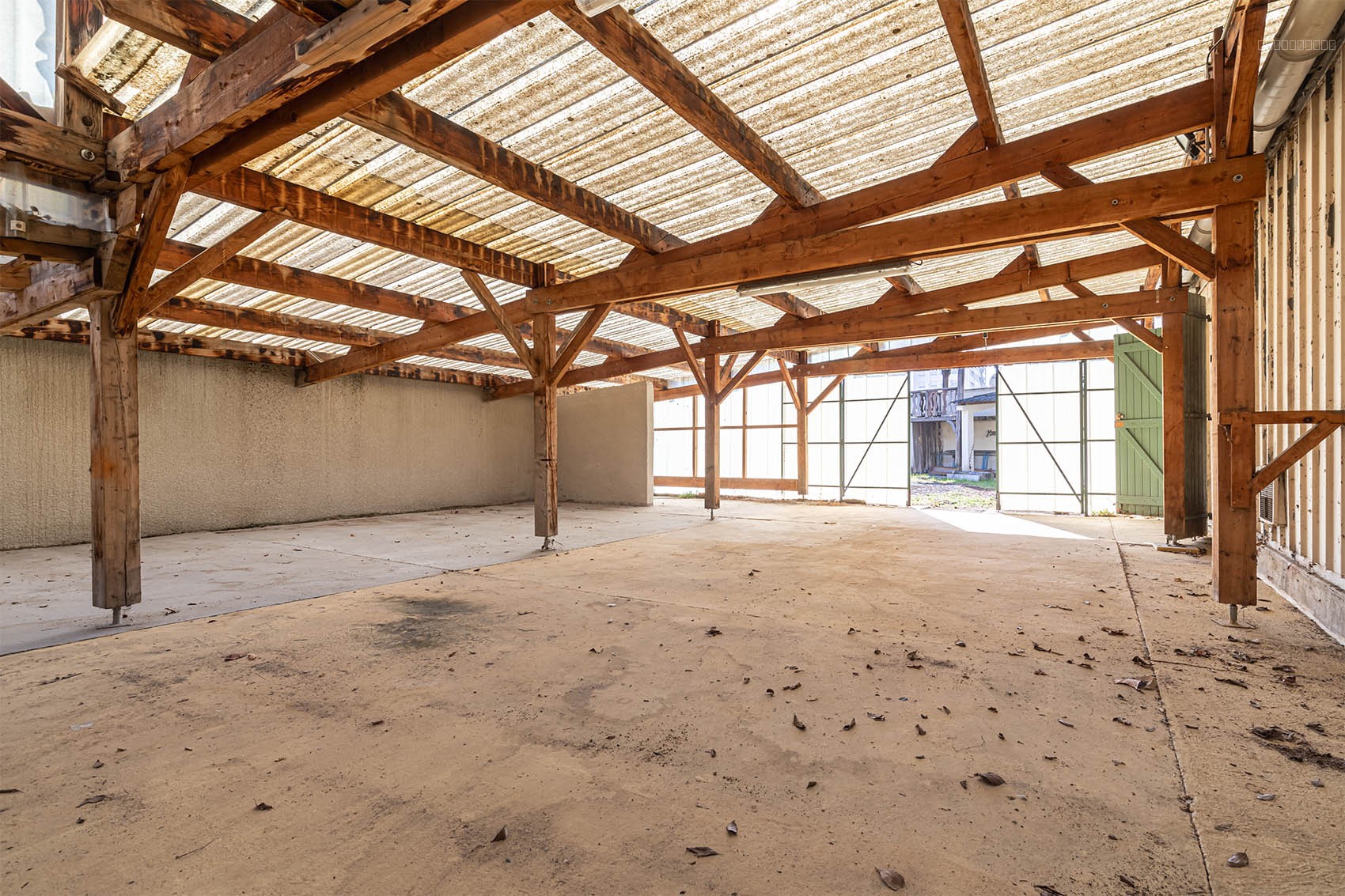 Rare sur Montchat Ensemble immobilier comprenant une maison d’habitation, deux annexes, une cour et un jardin — photo 13