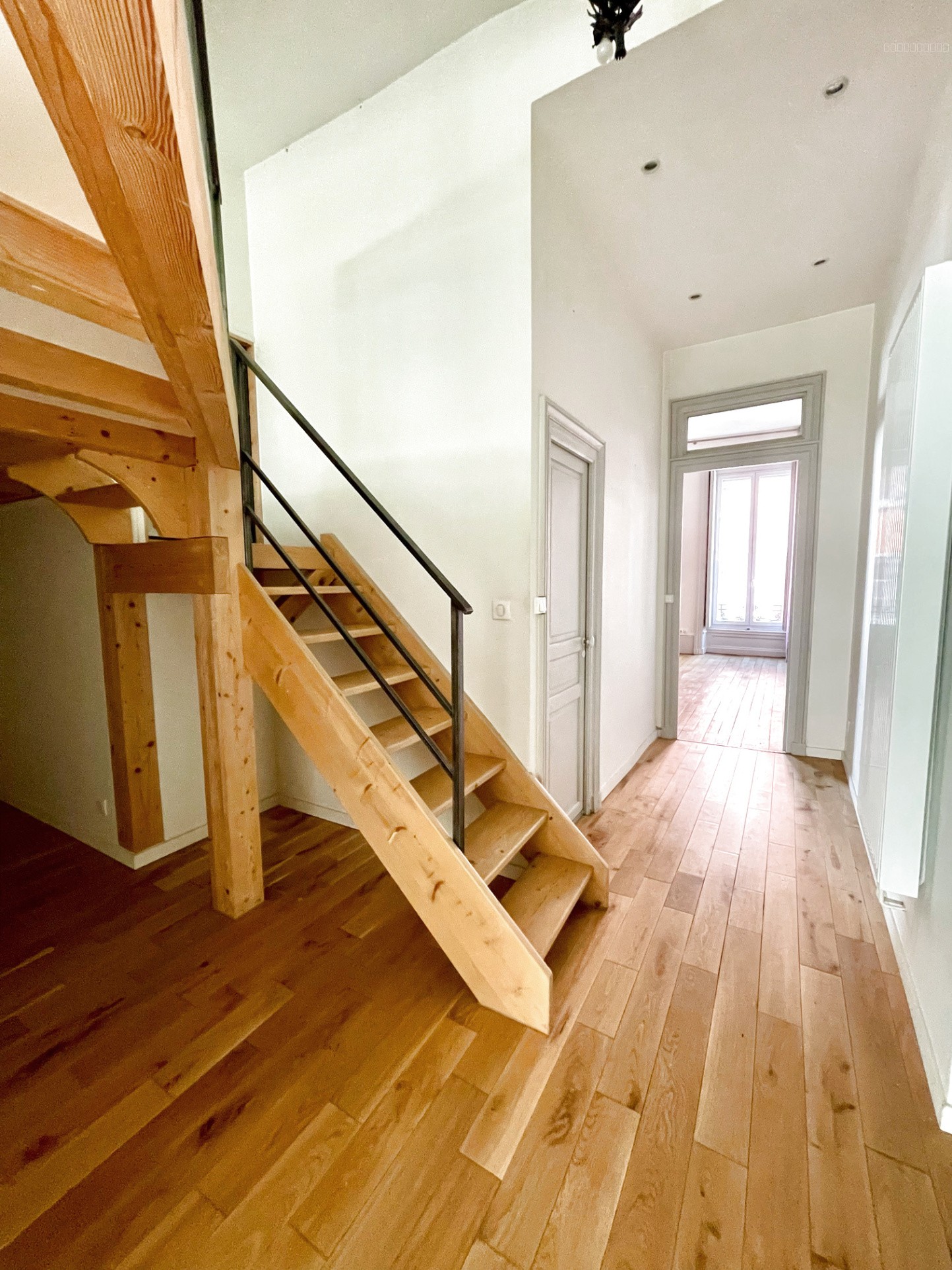 Grand appartement T2 bis de charme au cœur du quartier Valmy — photo 5