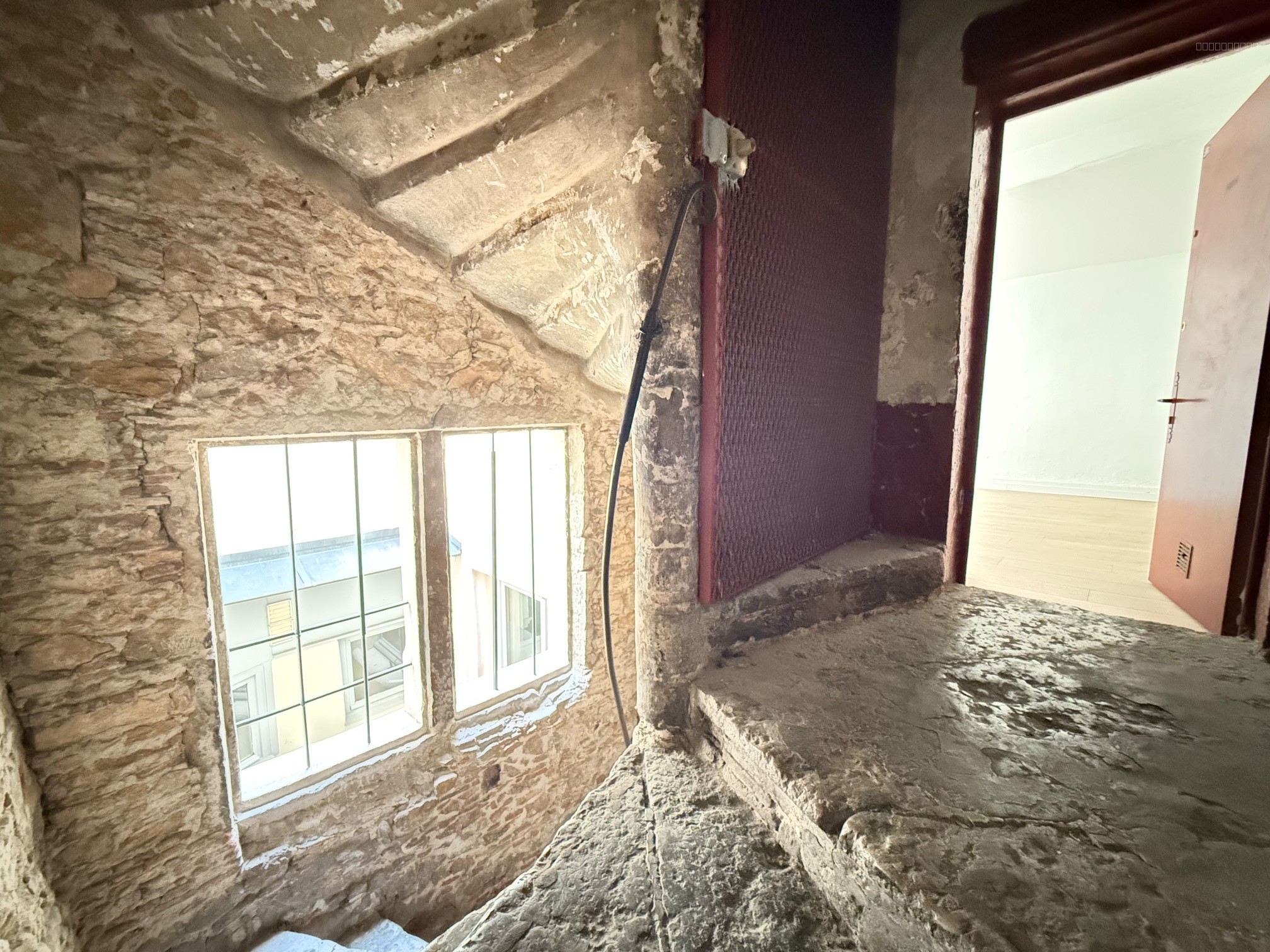 VIEUX-LYON - Appartement 1 pièce 25m2 — photo 5