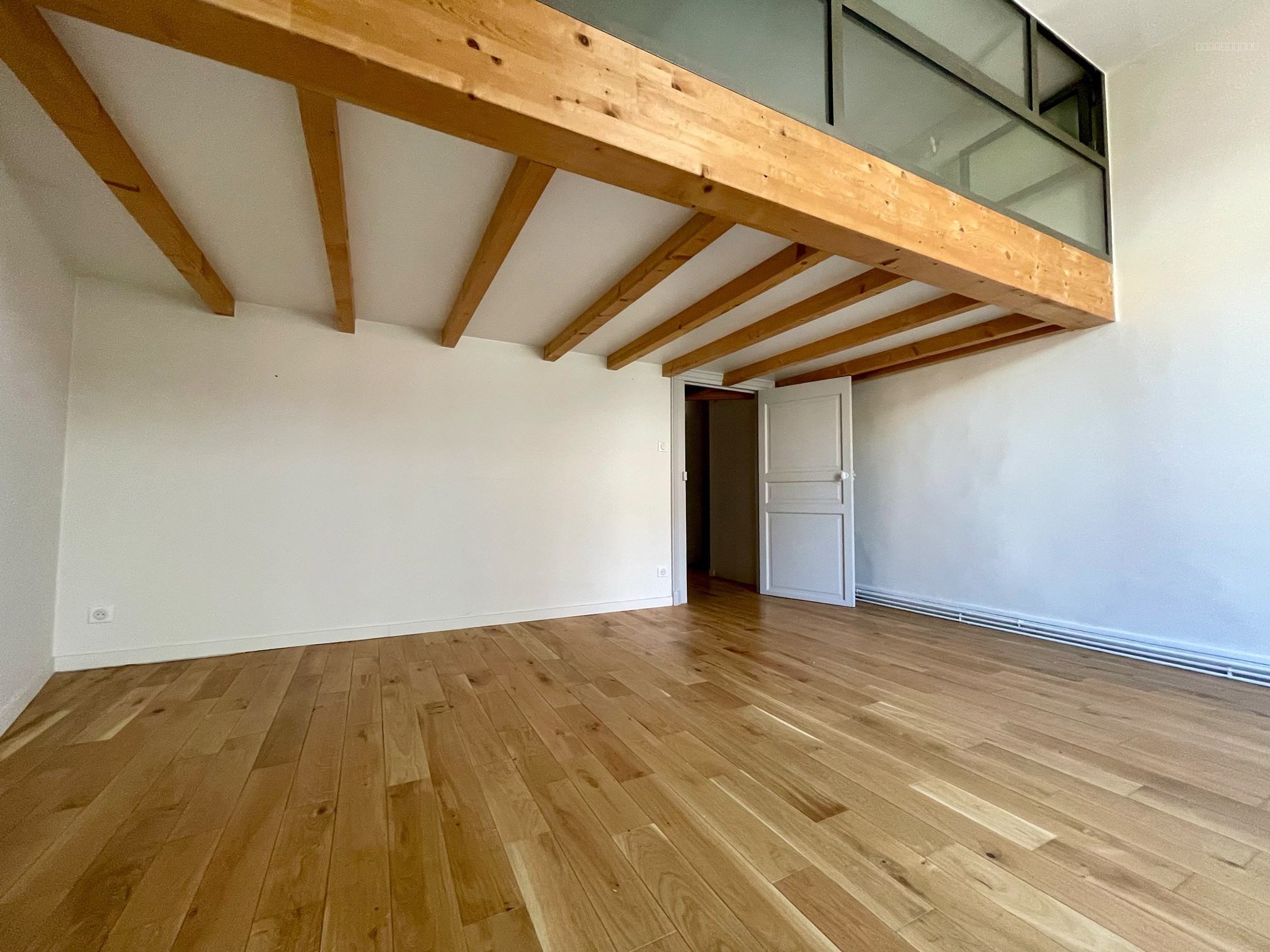 Grand appartement T2 bis de charme au cœur du quartier Valmy — photo 7