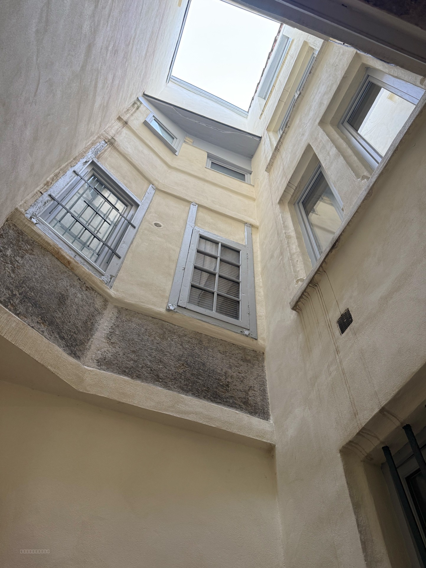 VIEUX-LYON - Appartement 1 pièce 25m2 — photo 6