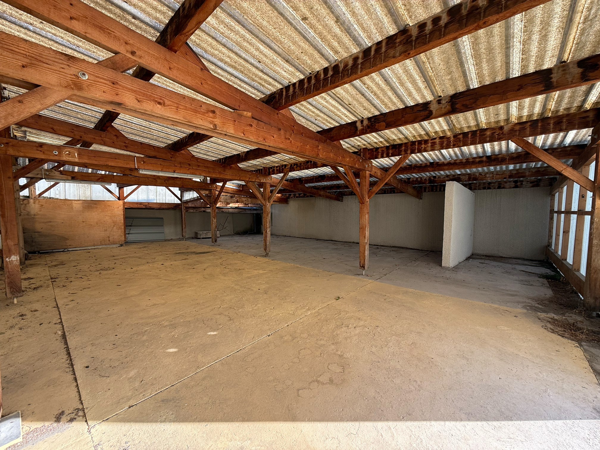 Rare sur Montchat Ensemble immobilier comprenant une maison d’habitation, deux annexes, une cour et un jardin — photo 14